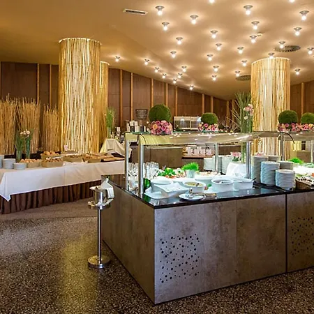 Duplex Penthouse Rosa Apartment 4*