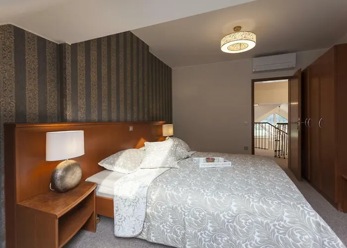 Duplex Penthouse Rosa 포드체트르테크